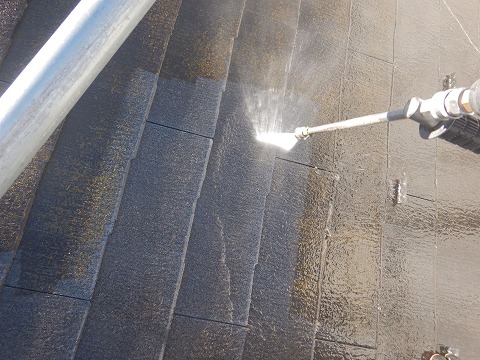 ①高圧洗浄の詳細写真