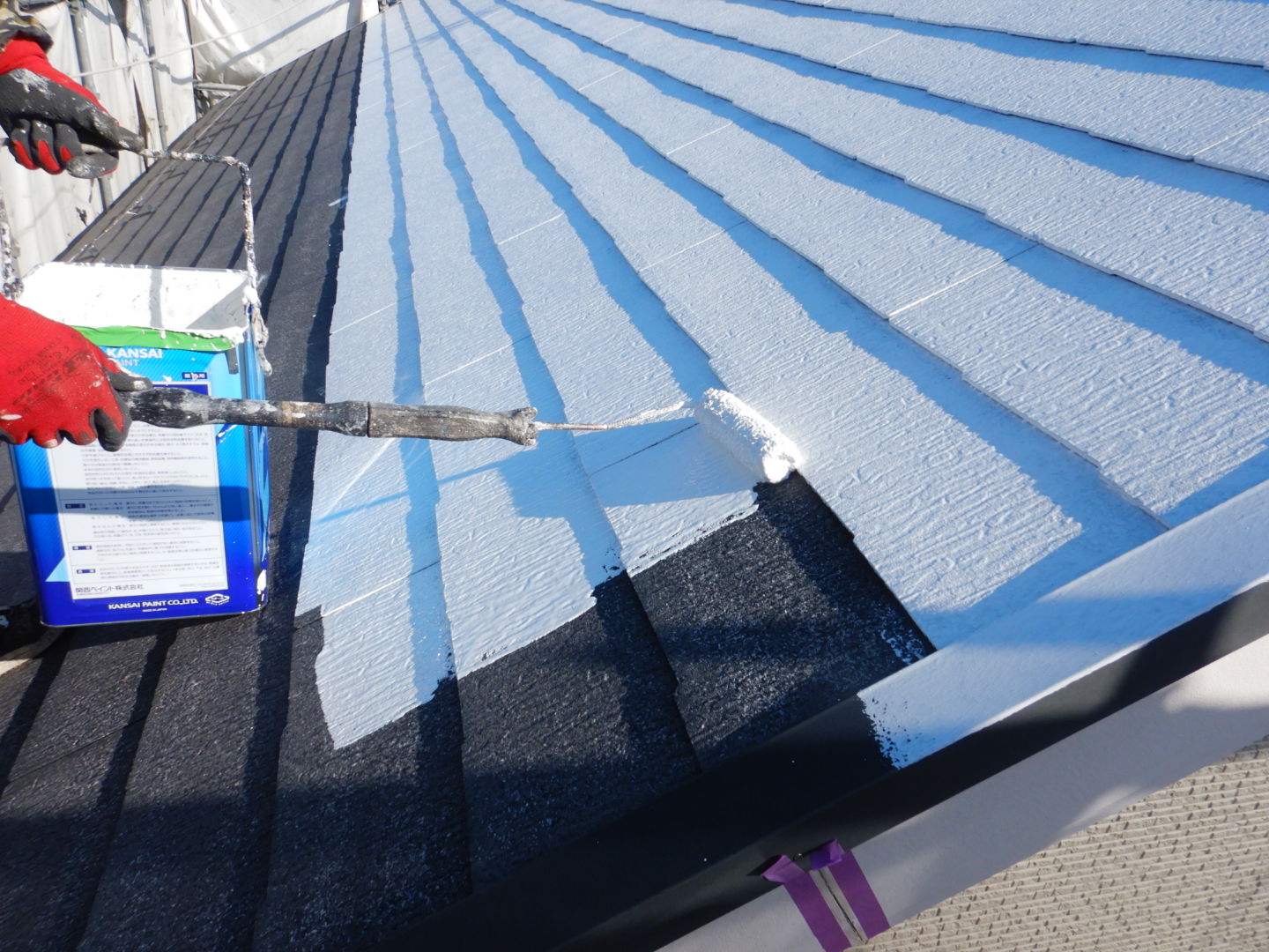 ②屋根塗装　下塗りの詳細写真