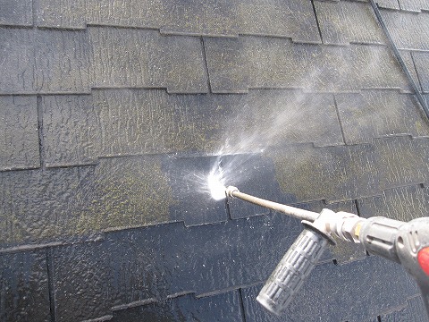①高圧洗浄の詳細写真