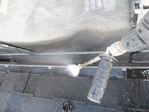 ①高圧洗浄の詳細写真