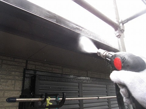 ①高圧洗浄の詳細写真