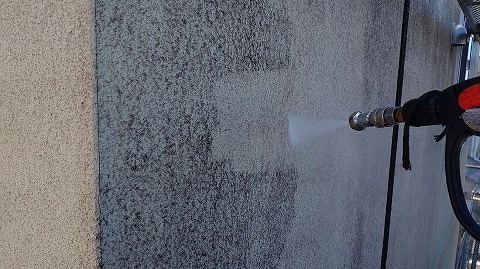 ①高圧洗浄の詳細写真